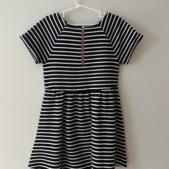 Gymboree black and white striped dress (kid 7) - Picture 2 of 3